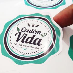 Adesivo com Corte Vinil Branco Personalizado 4x0 Brilho Com Recorte 